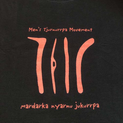 Tjukurrpa witira kanyintjaku! - Holding on to Culture - LURITJA language - T-shirt